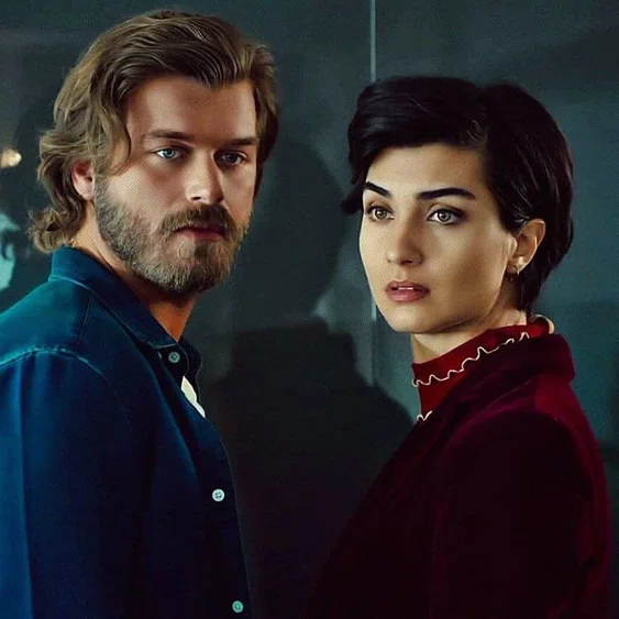 Постер сериала «Отважный и красавица»